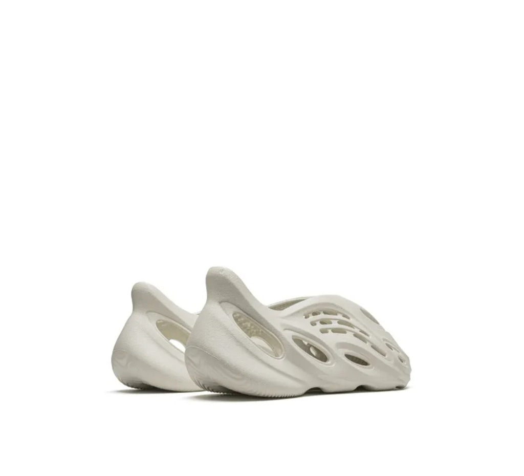 adidas Yeezy  Foam Runner "Arara