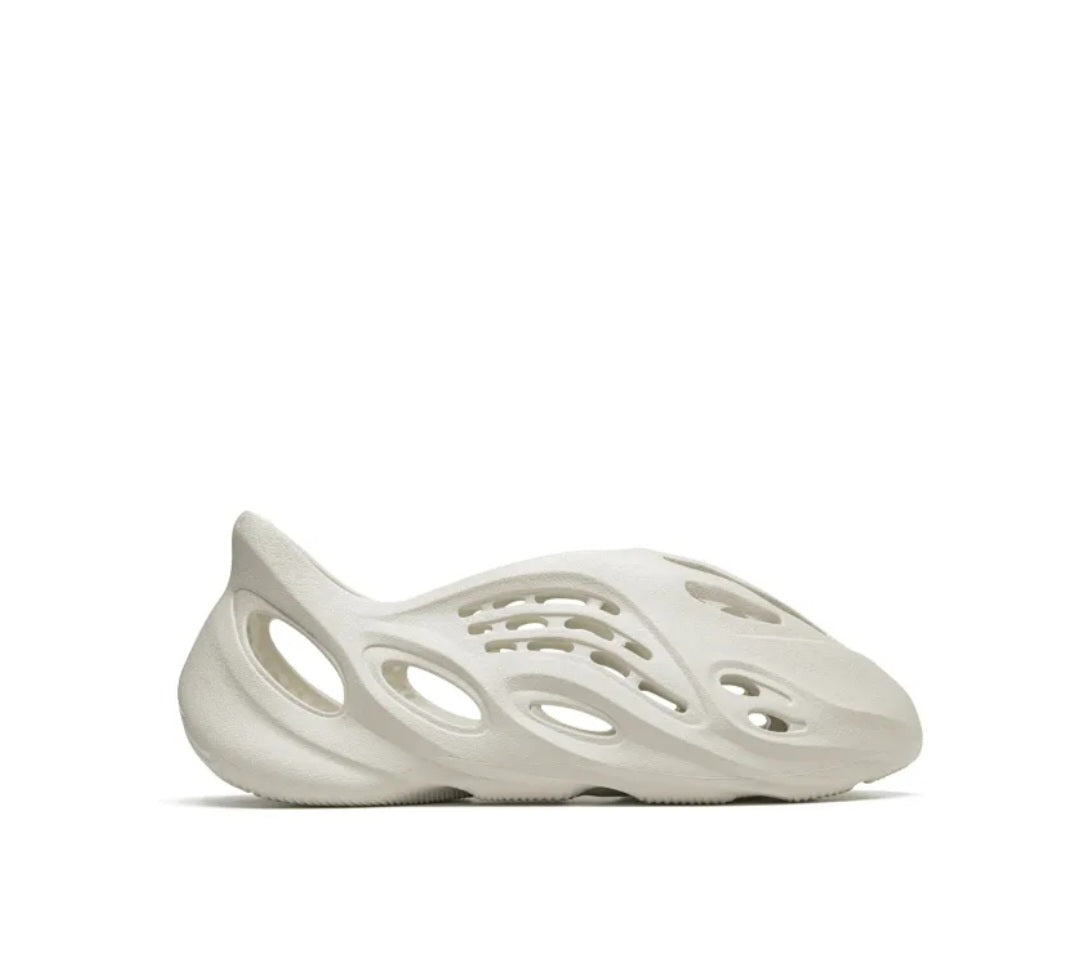 adidas Yeezy  Foam Runner "Arara