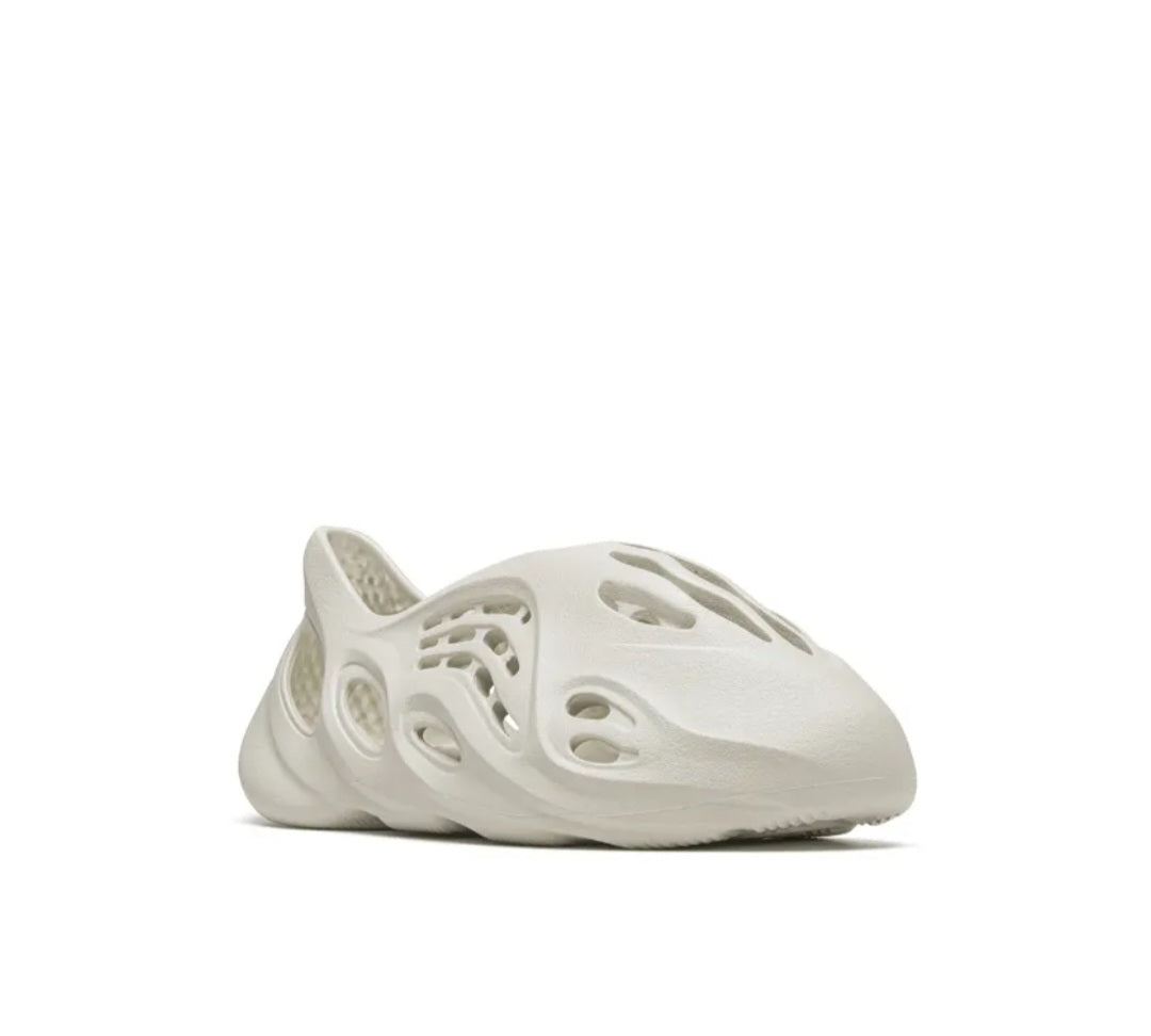 adidas Yeezy  Foam Runner "Arara