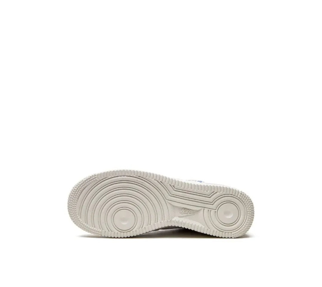 Nike
Air Force 1'07 SE "Nike 101