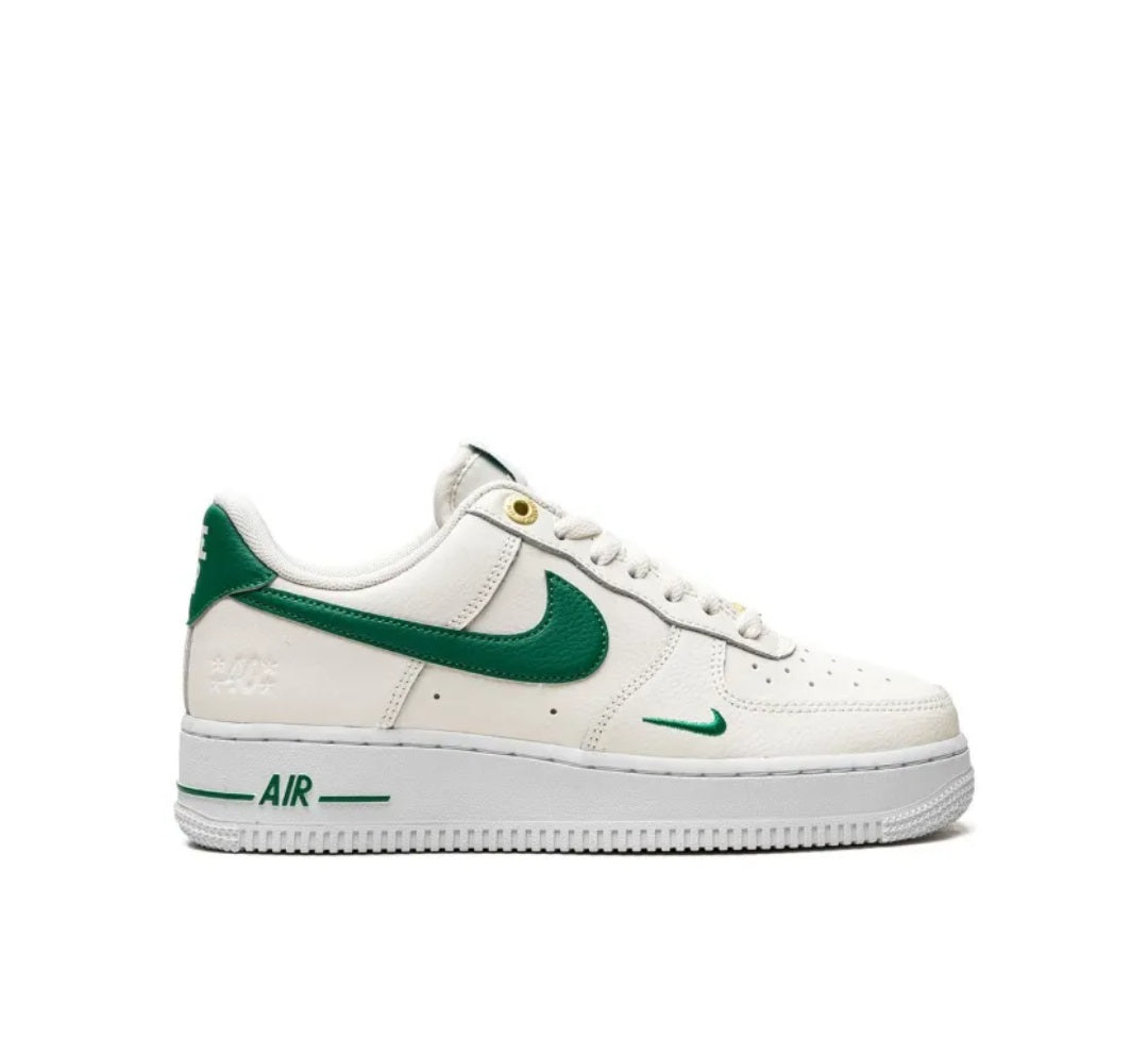 Nike
Air Force 1 Low "Malachite - White